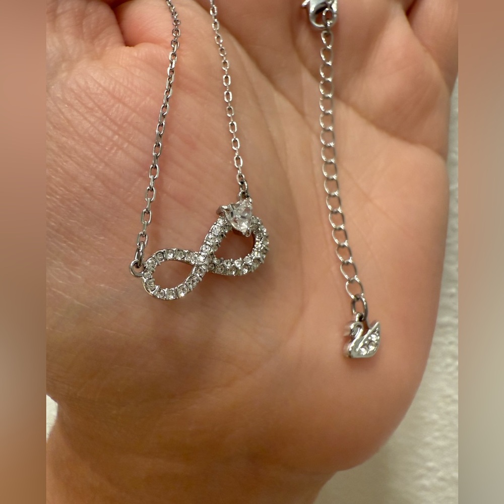 Swarovski infinity hyperbola necklace - Picture 6 of 7